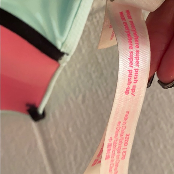 PINK Victoria’s Secret bra - Picture 3 of 3